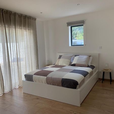 Magnifique Villa classée 4* meublé de tourisme Flassans-sur-Issole Extérieur photo